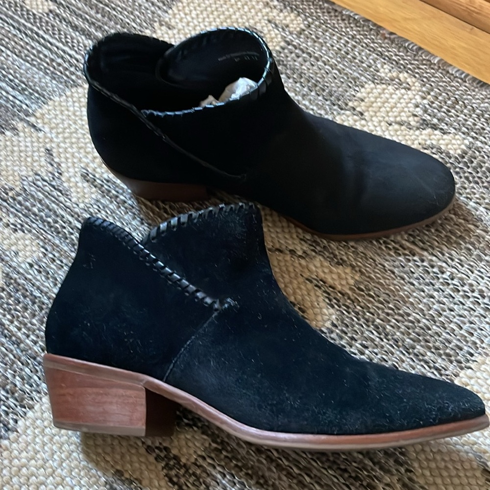 [Jack Rogers] Sadie Black Suede Ankle Booties